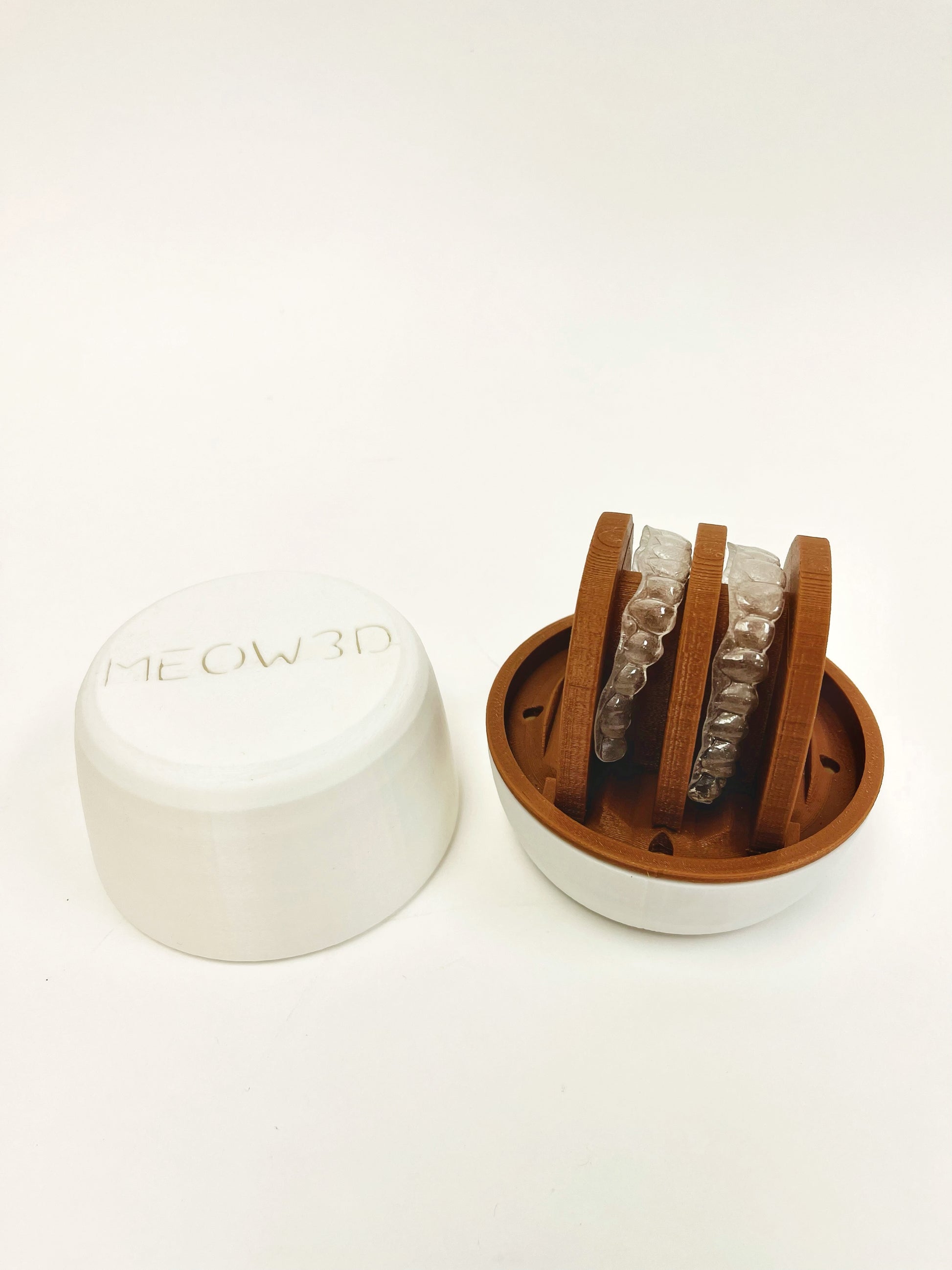 Retainer Holder - Meow3D