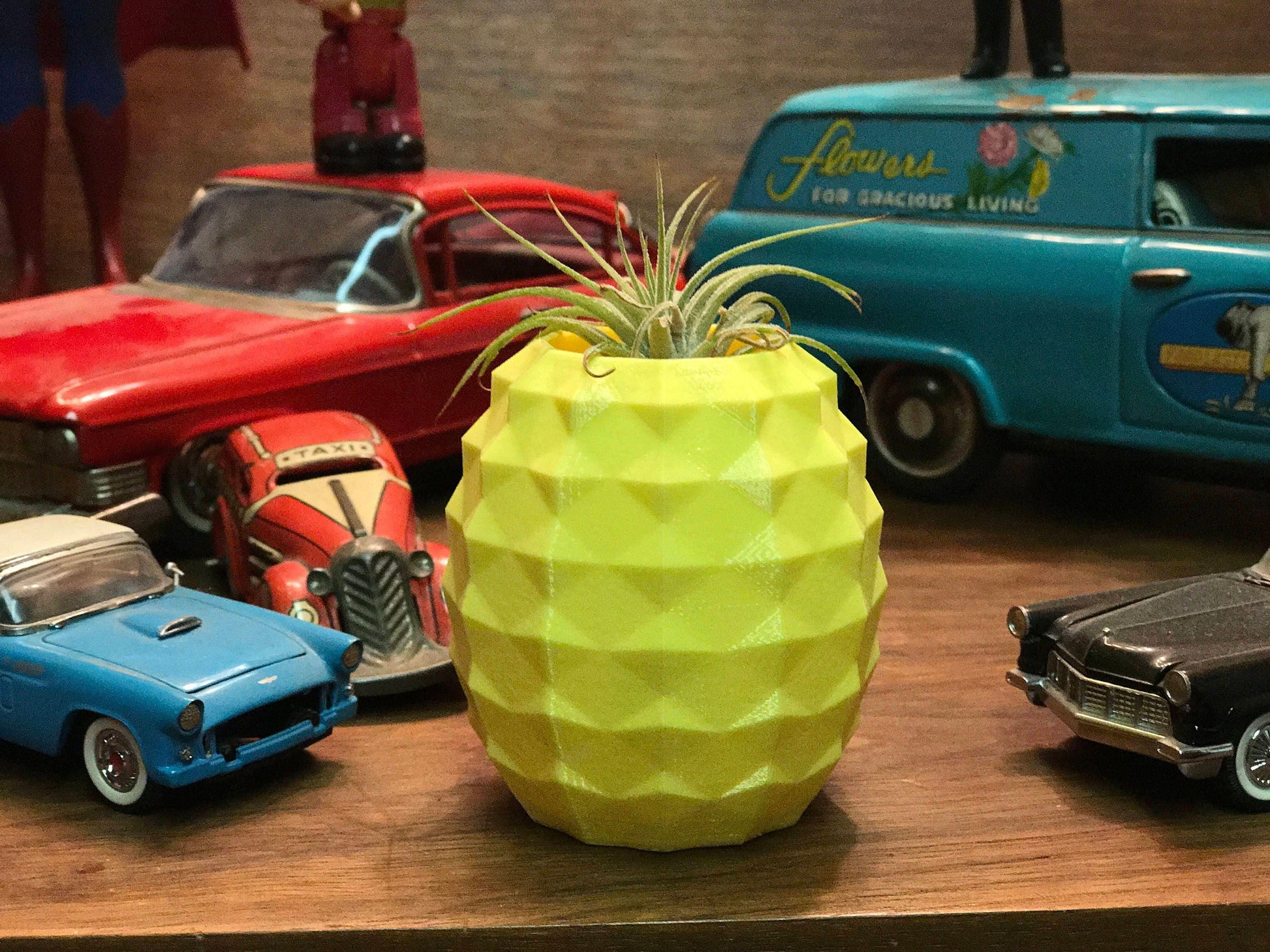 Pineapple planter, air plant holder, planter, succulent, vase, flower pot, 3d printed, pineapple, homewarming - Meow3D